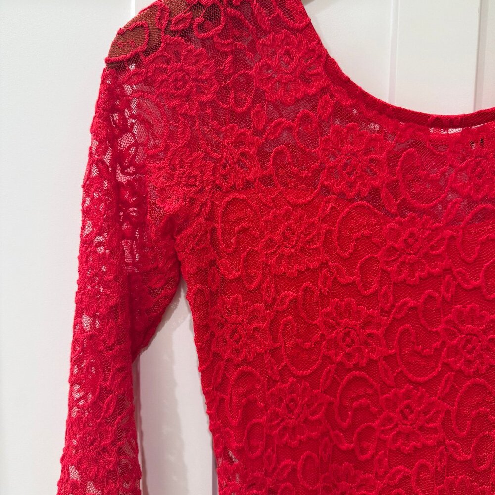 Red Lace Fit & Flare Dress | 3/4 Sleeve | Elegant | Size Small (Approx.) - Picture 3 of 6
